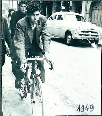 Jacques Boutigny &agrave; v&eacute;lo, 1949